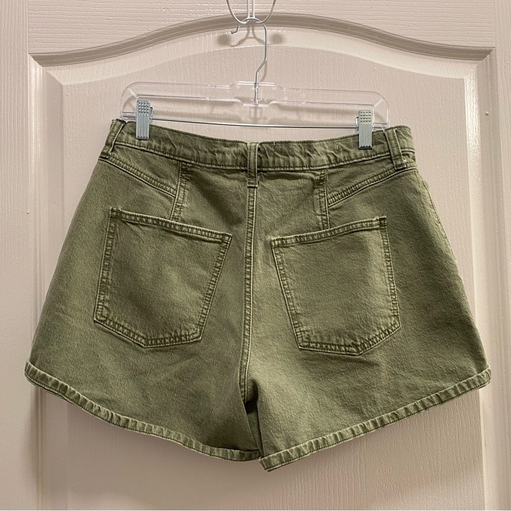 Universal Thread Shorts - Picture 3 of 6